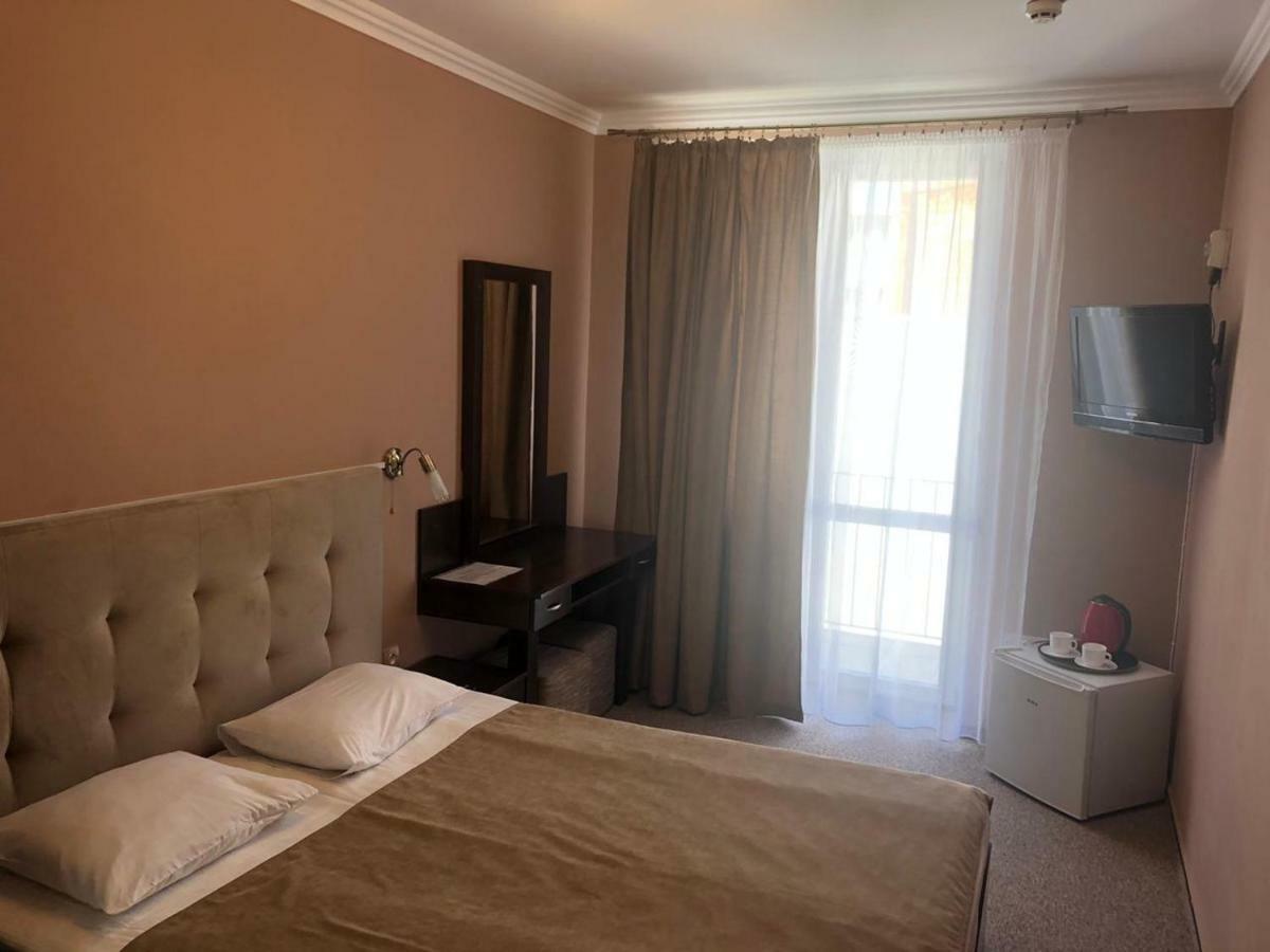 Hotel 18 Lviv Kültér fotó
