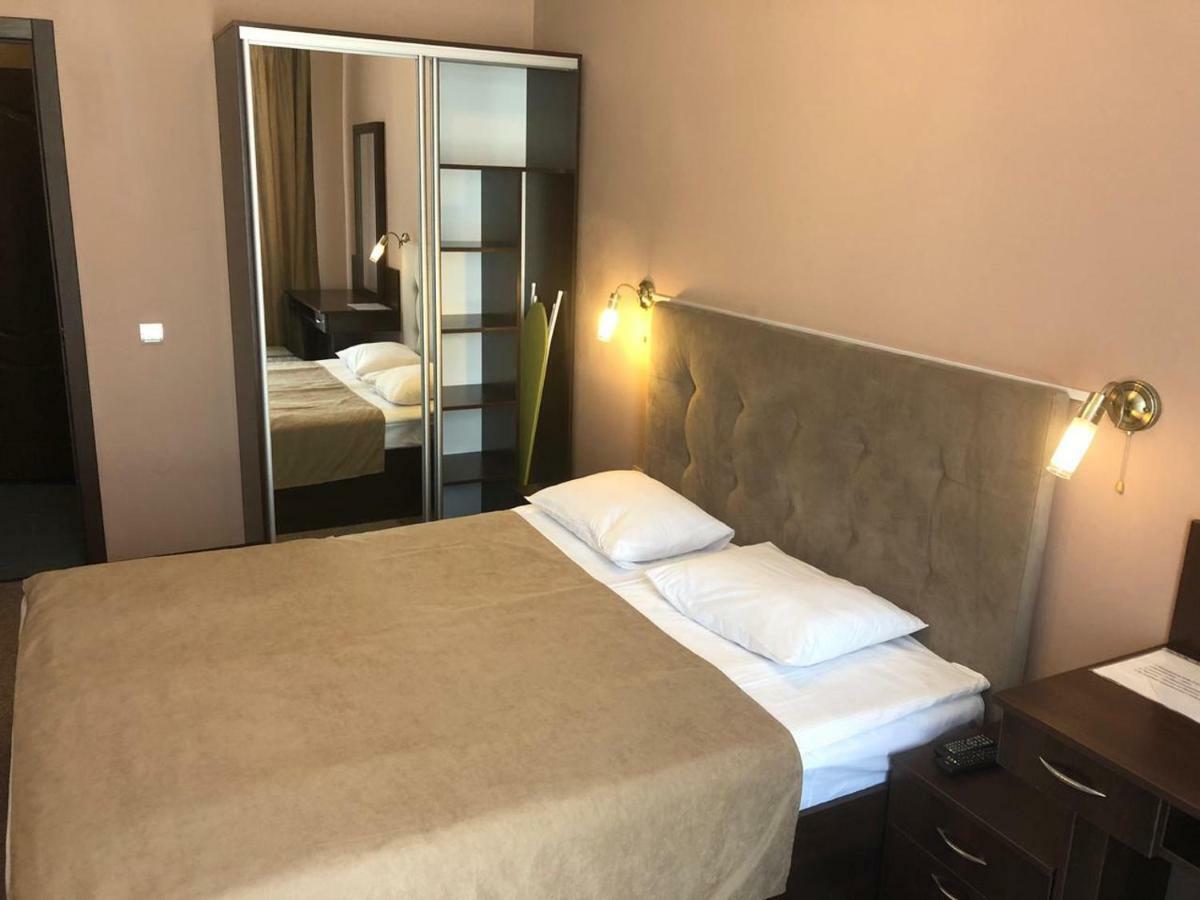 Hotel 18 Lviv Kültér fotó