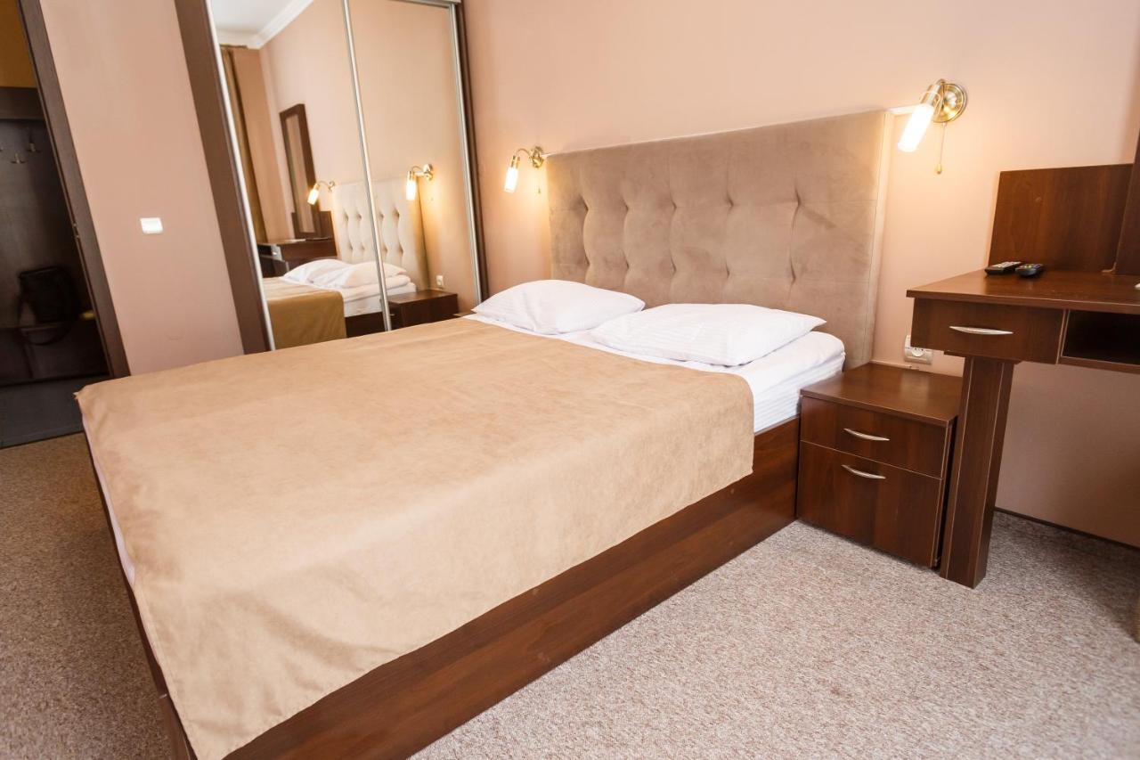 Hotel 18 Lviv Kültér fotó